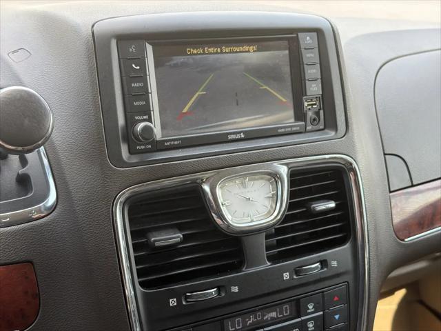 2013 Chrysler Town & Country Touring-L