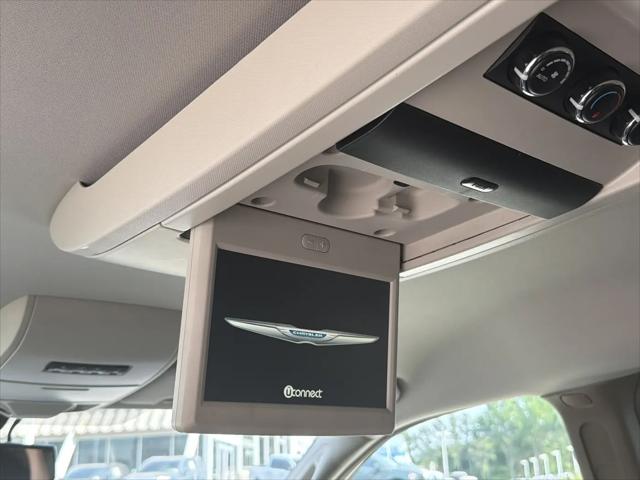 2013 Chrysler Town & Country Touring-L