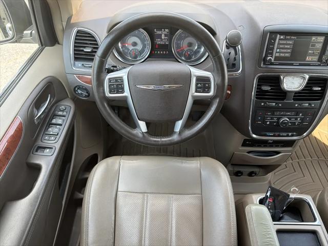 2013 Chrysler Town & Country Touring-L