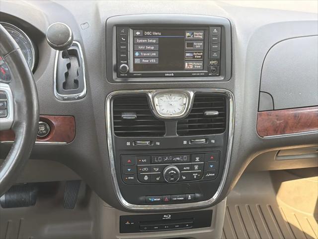 2013 Chrysler Town & Country Touring-L