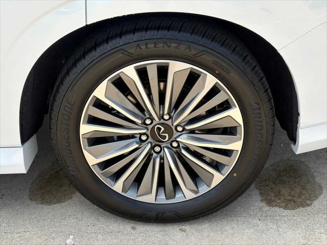 2026 INFINITI QX80 LUXE