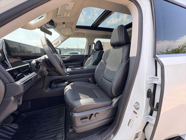 2026 INFINITI QX80 LUXE
