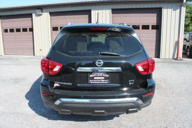 2017 Nissan Pathfinder SV