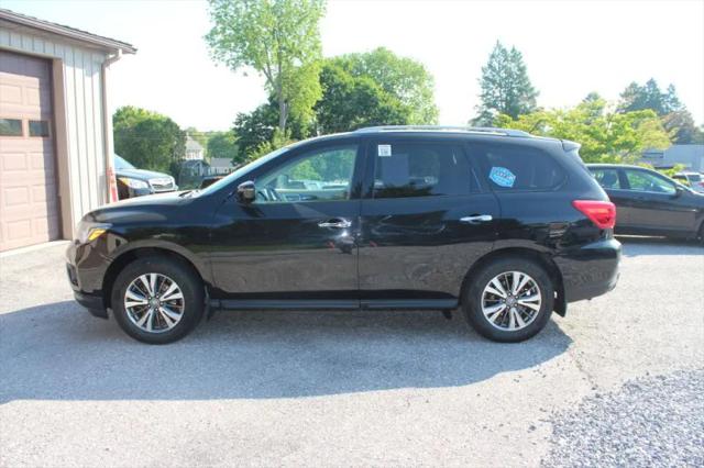 2017 Nissan Pathfinder SV