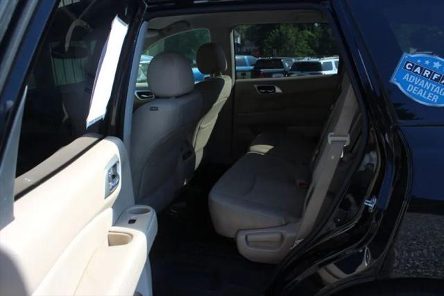 2017 Nissan Pathfinder SV