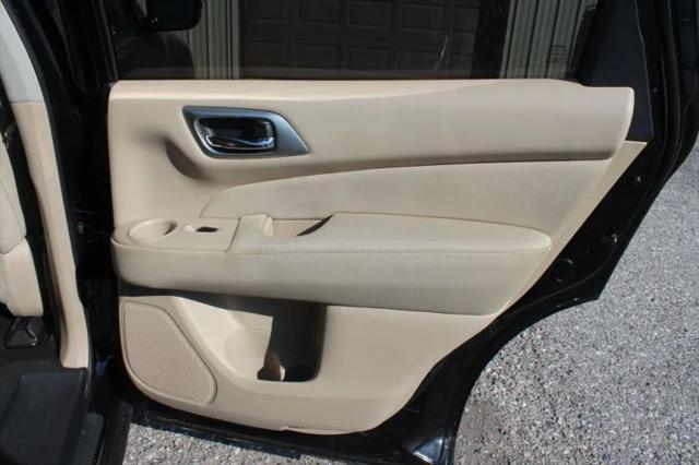2017 Nissan Pathfinder SV