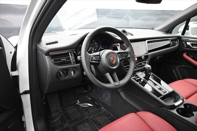 2026 Porsche Macan AWD