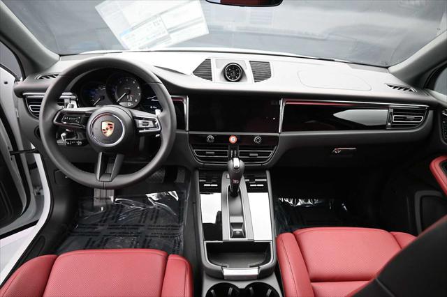 2026 Porsche Macan AWD