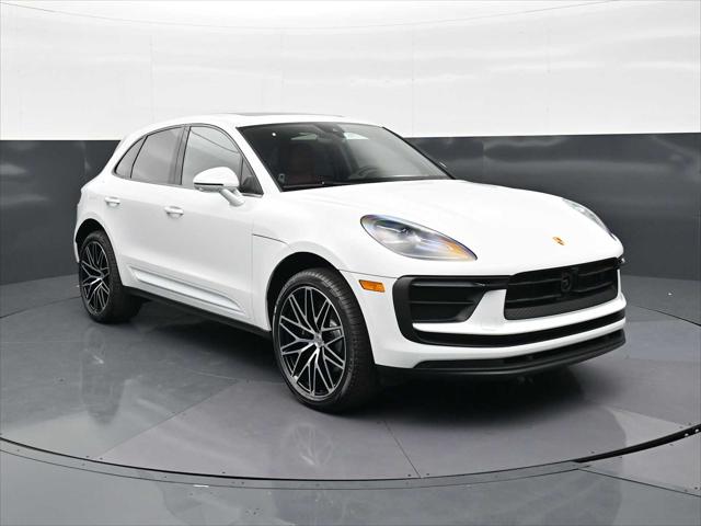 2026 Porsche Macan AWD
