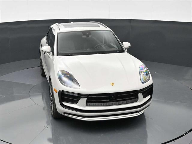 2026 Porsche Macan AWD
