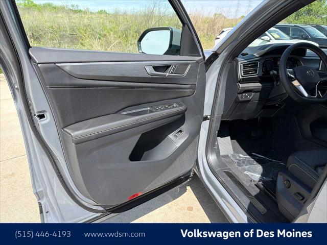 2026 Volkswagen Atlas Cross Sport SE with Technology