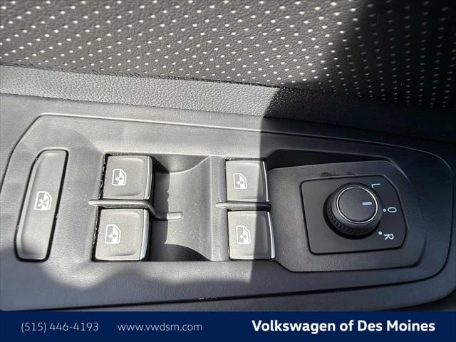 2026 Volkswagen Atlas Cross Sport SE with Technology