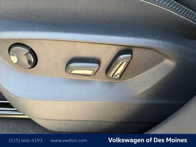 2026 Volkswagen Atlas Cross Sport SE with Technology