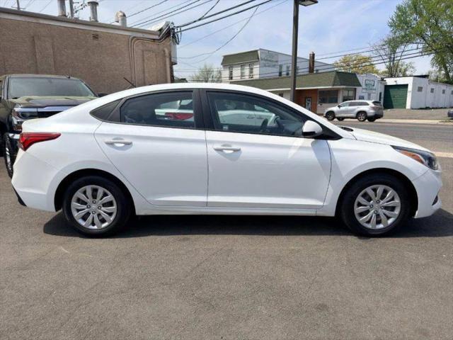 2019 Hyundai Accent SE