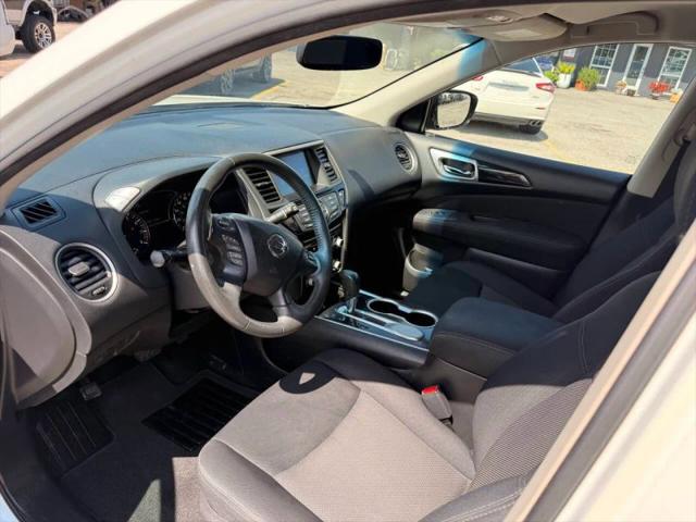 2017 Nissan Pathfinder SV