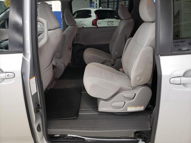 2020 Toyota Sienna LE