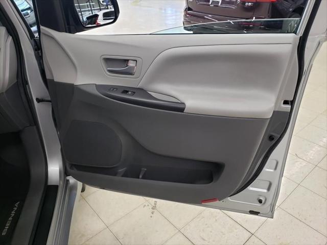 2020 Toyota Sienna LE