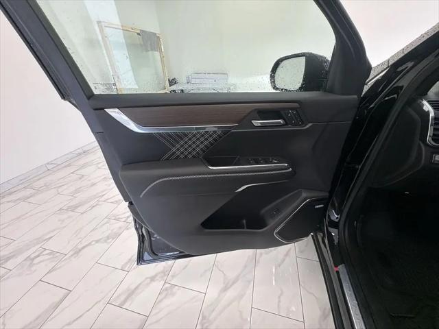 2026 GMC Acadia Denali FWD