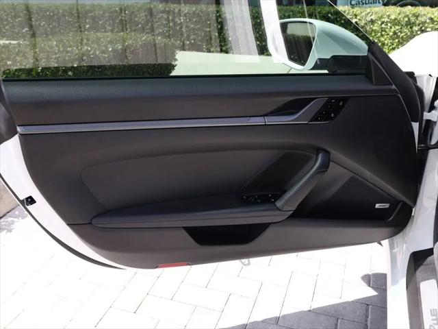 2020 Porsche 911 Carrera