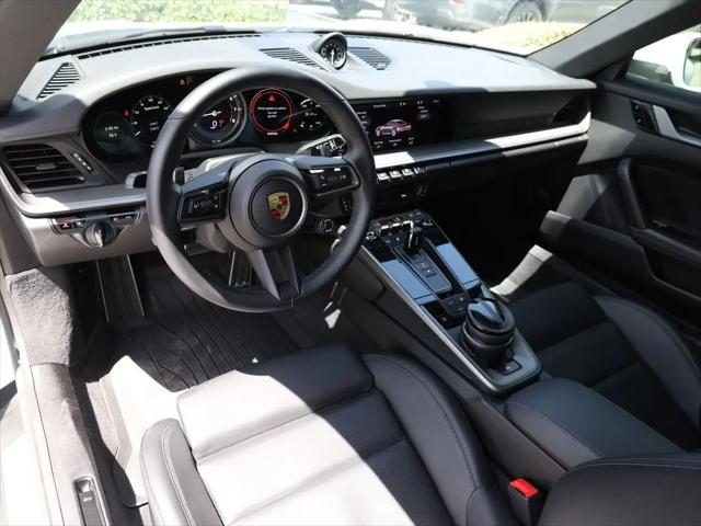 2020 Porsche 911 Carrera