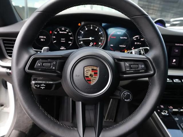 2020 Porsche 911 Carrera