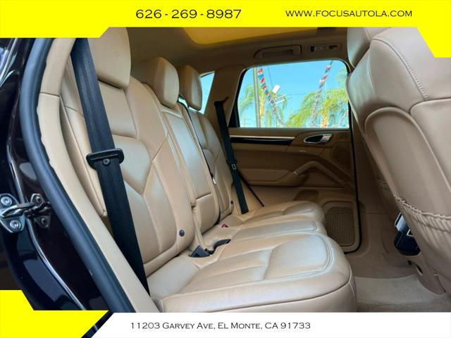 2017 Porsche Cayenne Platinum Edition