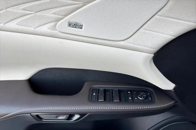2026 Lexus RX 450h+ Luxury