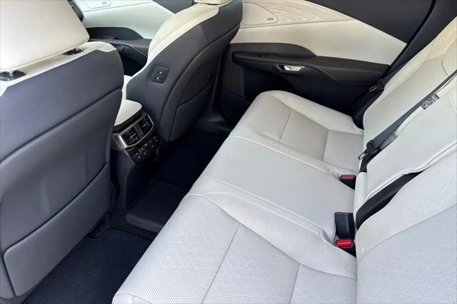 2026 Lexus RX 450h+ Luxury