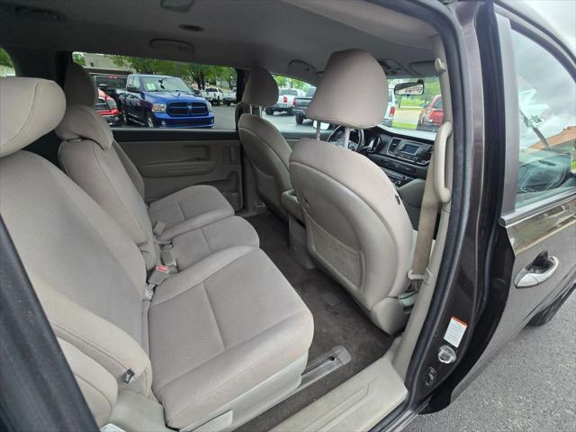 2017 Kia Sedona LX