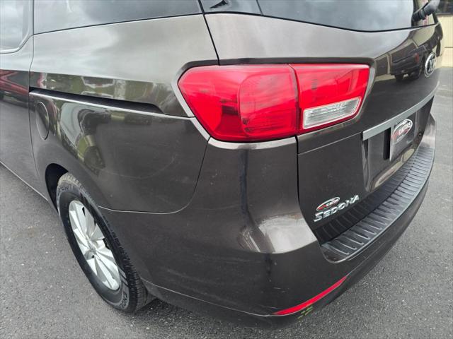 2017 Kia Sedona LX