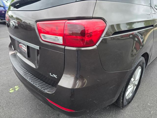2017 Kia Sedona LX