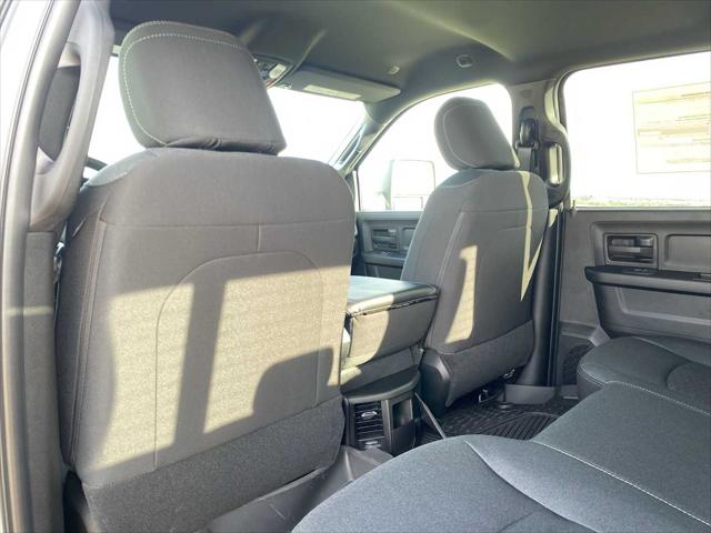 2026 Ram 2500 Black Express Crew Cab 4x4 6'4" Box