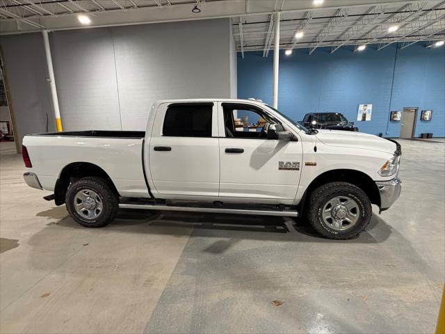 2017 RAM 2500 Tradesman Crew Cab 4x4 64 Box