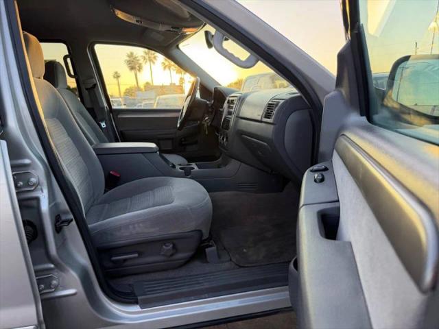 2004 Ford Explorer XLT