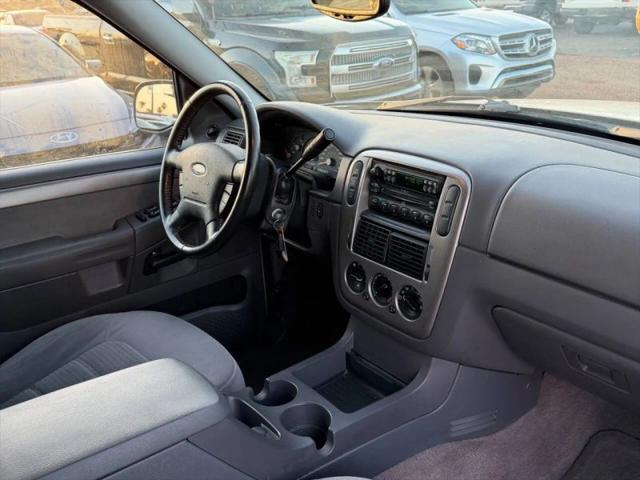 2004 Ford Explorer XLT