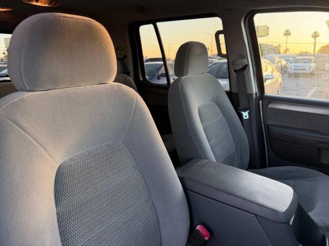 2004 Ford Explorer XLT
