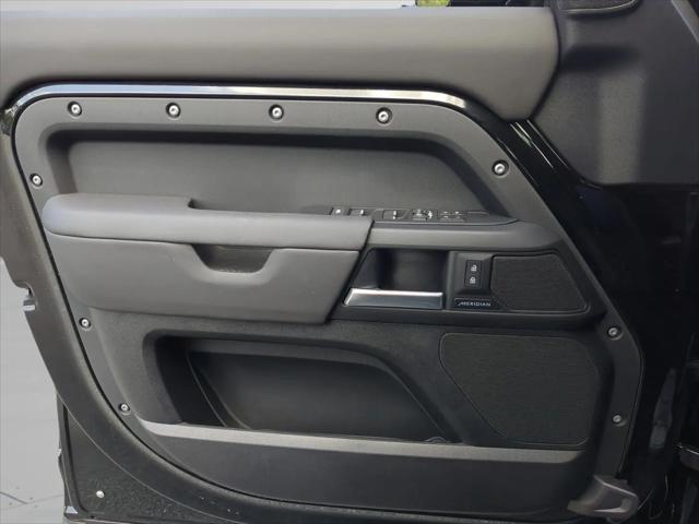2025 Land Rover Defender 110 P400 S