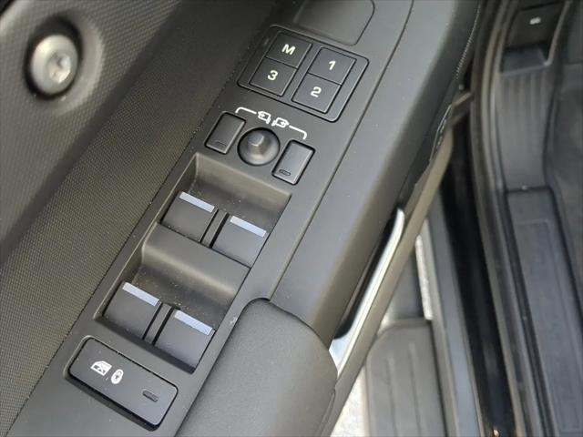 2025 Land Rover Defender 110 P400 S