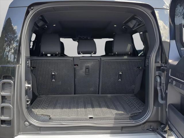 2025 Land Rover Defender 110 P400 S