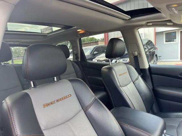 2020 Nissan Pathfinder SL 2WD