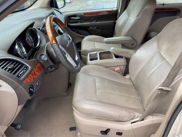 2014 Chrysler Town & Country Limited