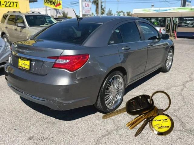 2013 Chrysler 200 Touring