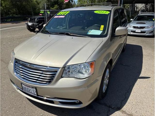 2013 Chrysler Town & Country Touring