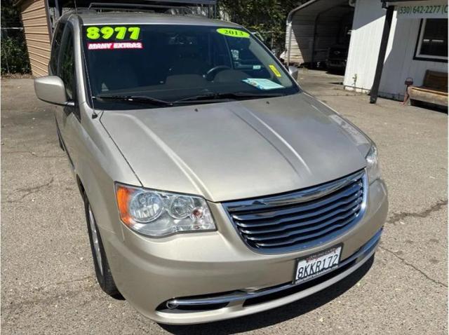 2013 Chrysler Town & Country Touring