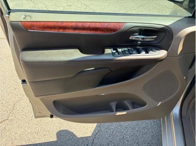 2013 Chrysler Town & Country Touring