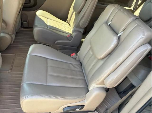 2013 Chrysler Town & Country Touring
