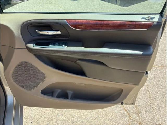 2013 Chrysler Town & Country Touring
