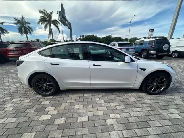 2022 Tesla Model 3 Rear-Wheel Drive