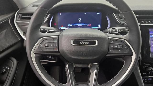 2023 Jeep Grand Cherokee Laredo 4x2