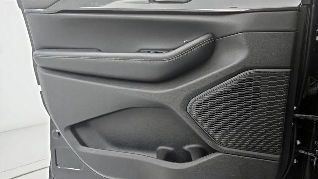 2023 Jeep Grand Cherokee Laredo 4x2